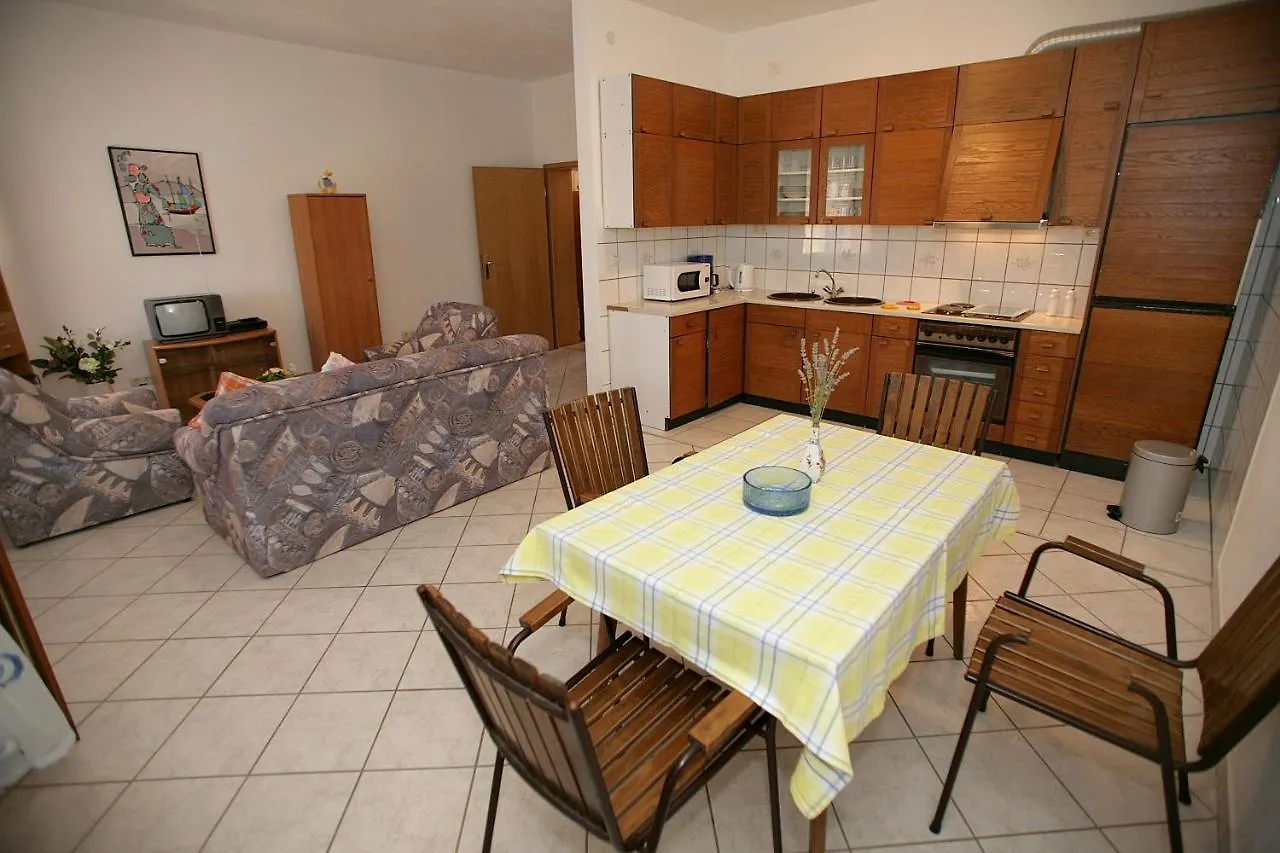 House Peri Apartman Trogir 0*,  Horvátország